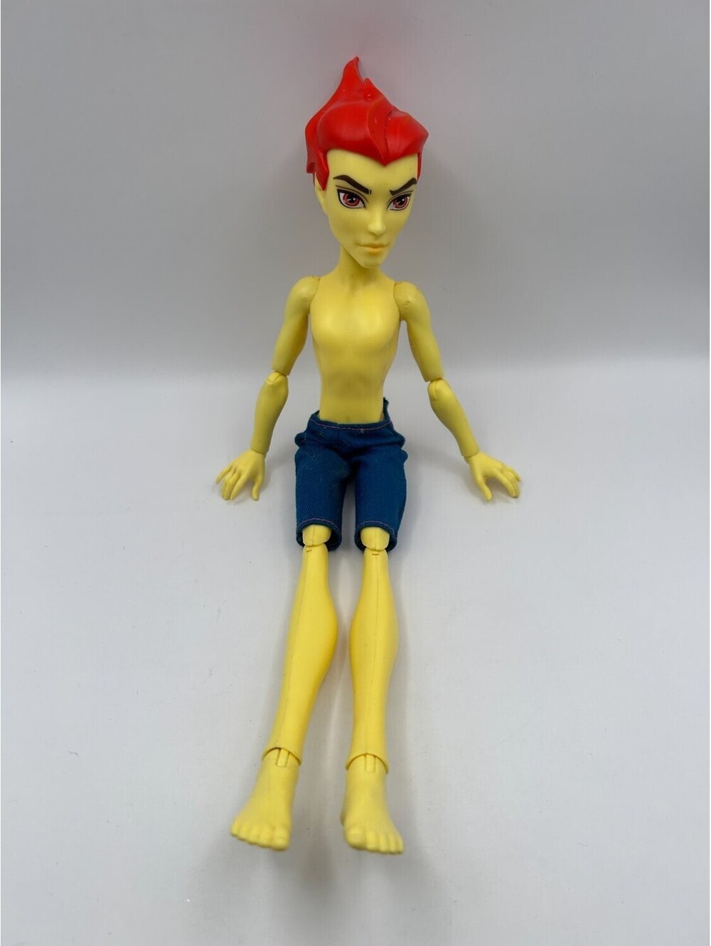 Mattel Monster High Heath Burns Doll CHW72 Red Flame Hair Yellow Body w/ Shorts